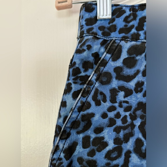 Boston Proper Skort. Print denim.. Size 6. - Picture 4 of 8